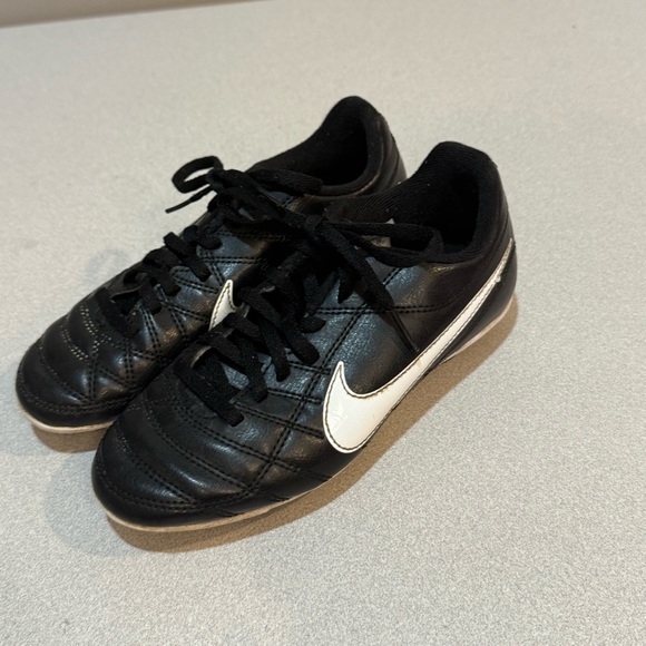 Nike Other - Nike Jr Chaser Fg-R soccer Football cleats Little Kid's Size 1Y Black 599072-010